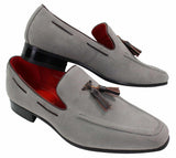 Mocassins masculinos de camurça, sapatos de condução, estilo slip-on, com detalhe de borla, em couro, elegantes e casuais.