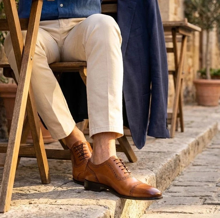 Sapatos Oxford Masculinos em Couro Marrom Claro com Biqueira Reta