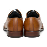 Sapatos Brogue masculinos clássicos de couro marrom claro com cadarço