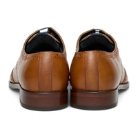 Sapatos Brogue masculinos clássicos de couro marrom claro com cadarço