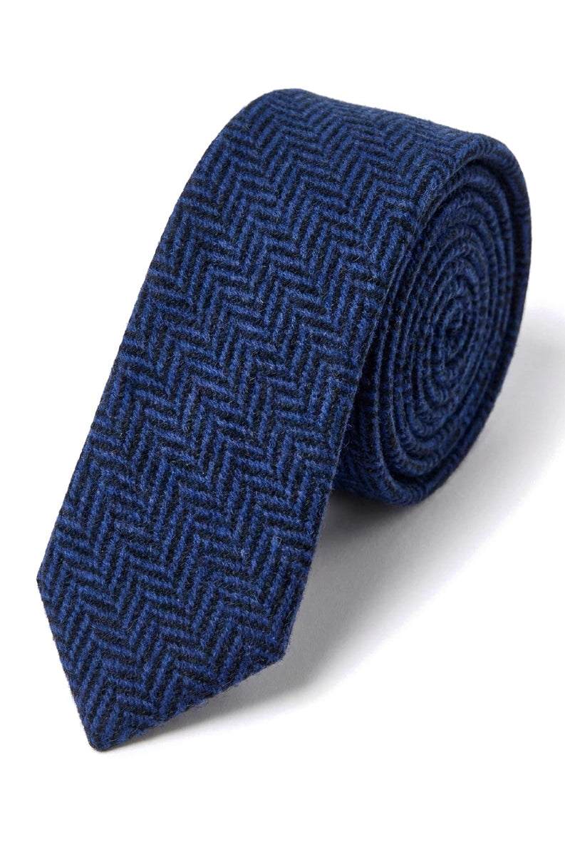 Gravata e lenço de bolso masculinos em tweed azul, estilo clássico britânico, em lã espinha de peixe.