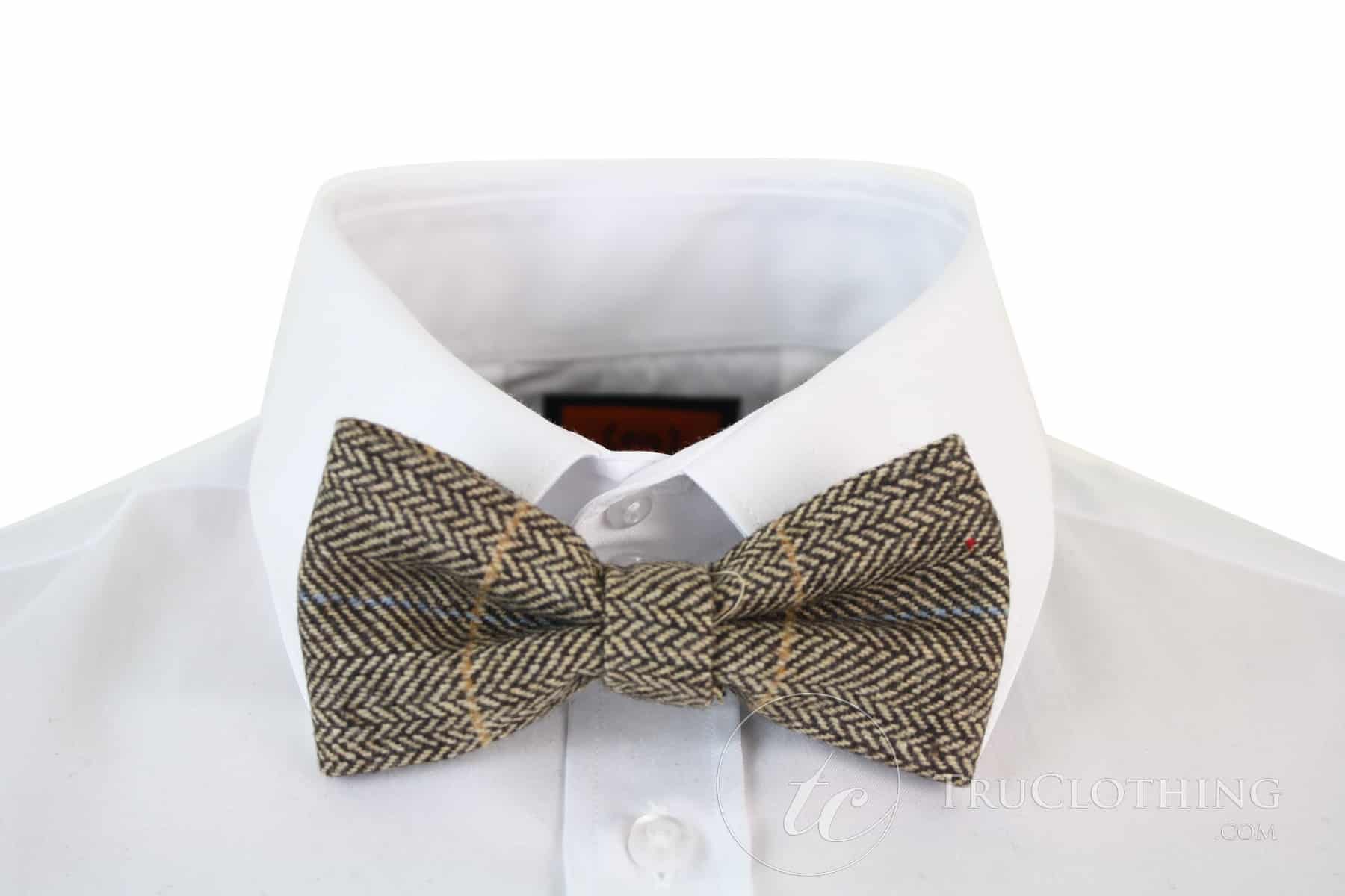 Gravata borboleta masculina Marc Darcy em tweed espinha de peixe texturizado, estilo vintage retrô, marrom claro.