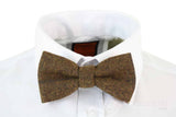 Gravata borboleta masculina Marc Darcy em tweed espinha de peixe texturizado, estilo vintage retrô, marrom claro, modelo Nelson.