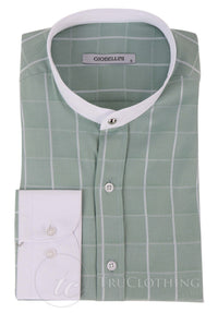 Camisa masculina vintage com estampa xadrez e gola removível.