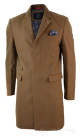 Casaco masculino de inverno, modelo trench coat 3/4, com estampa espinha de peixe, acabamento em veludo e botões - cor bege.