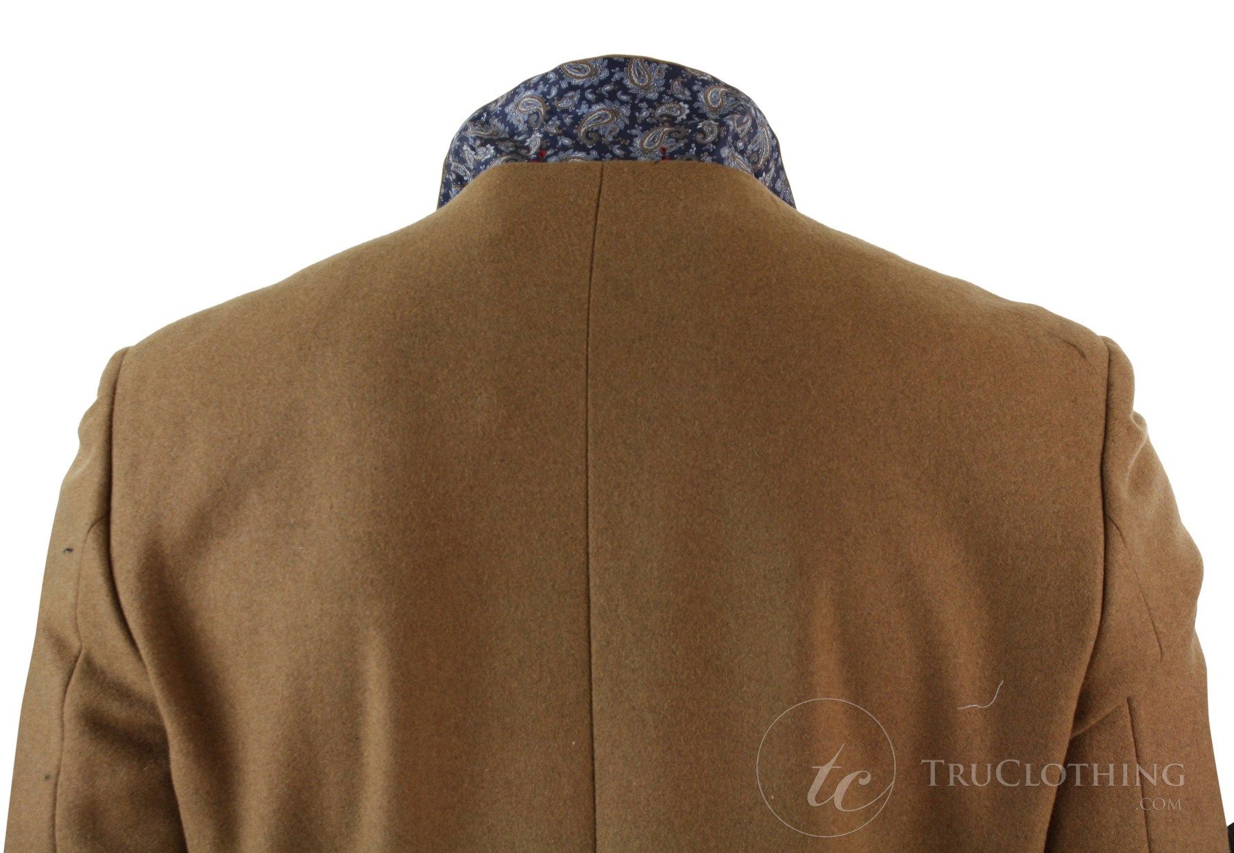 Casaco masculino de inverno, modelo trench coat 3/4, com estampa espinha de peixe, acabamento em veludo e botões - cor bege.