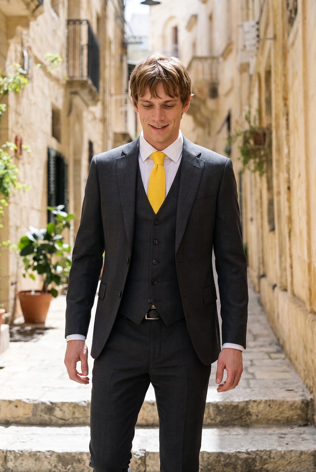 Gravata amarela de tricô masculina