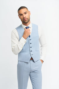 Terno masculino de 3 peças azul claro, linho, corte sob medida, ideal para casamento e formatura. Clássico.