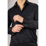 Camisa Oxford masculina preta com punho duplo