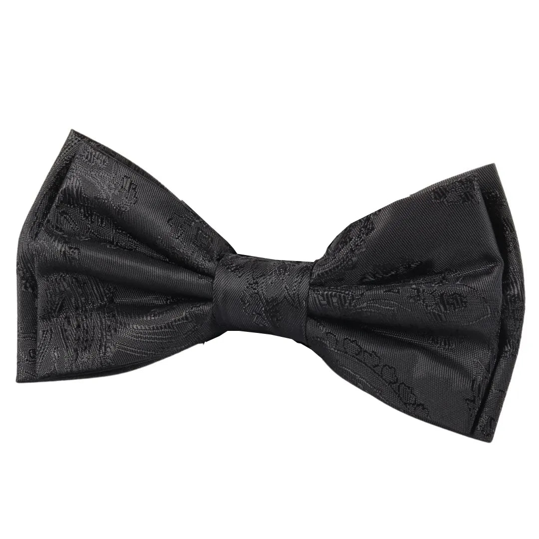 Conjunto de presente masculino com gravata borboleta preta, lenço de bolso e abotoaduras.