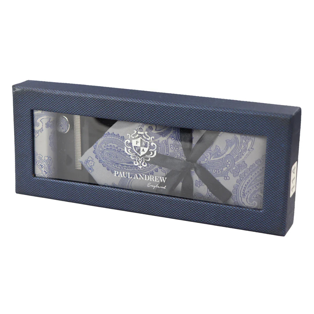 Conjunto de presente com gravata azul paisley, lenço de bolso e abotoaduras em cetim floral.