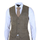 Terno masculino de três peças, corte slim, xadrez clássico marrom-claro.