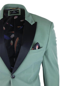 Blazer masculino de veludo, estilo smoking, preto com lapela de cetim, em tons pastel de azul, rosa e verde.