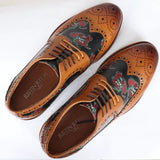 Ross - Sapatos Brogue Masculinos em Couro Marrom com Estampa Floral de Caveiras