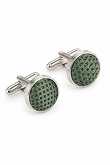 Conjunto de presente com gravata, lenço de bolso e abotoaduras em cetim de seda texturizado verde fosco.