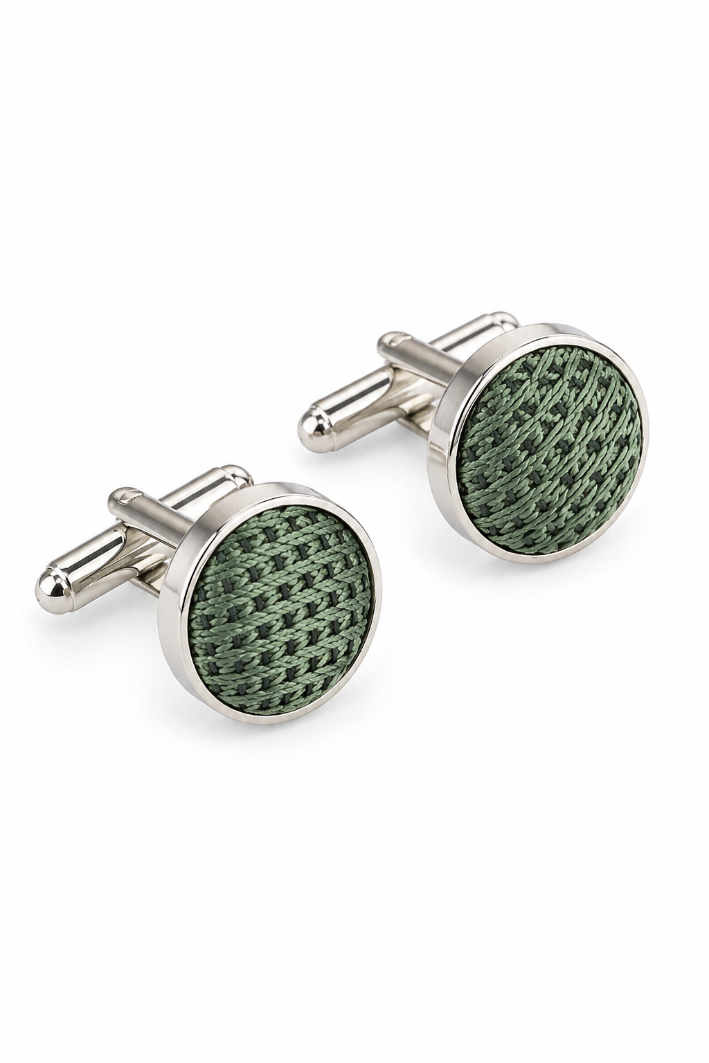 Conjunto de presente com gravata, lenço de bolso e abotoaduras em cetim de seda texturizado verde fosco.