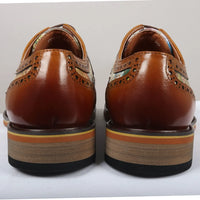 Scott - Sapatos Brogue Masculinos em Couro Marrom com Estampa Icônica