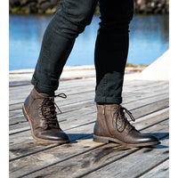 Sebastian - Botas Desert Masculinas de Couro Marrom com Cadarço