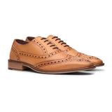 Sapatos Brogue Masculinos com Cadarço, Estilo Clássico, em Tons de Bege e Marrom, Estilo Vintage, Formal e Elegante.