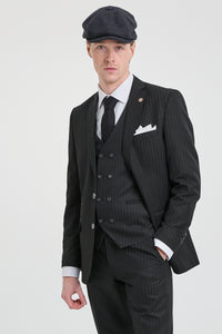 Terno masculino preto de três peças com risca de giz
