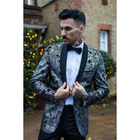 STZ64-65 - Blazer masculino de veludo com estampa floral paisley, estilo smoking, nas cores prata e preto.