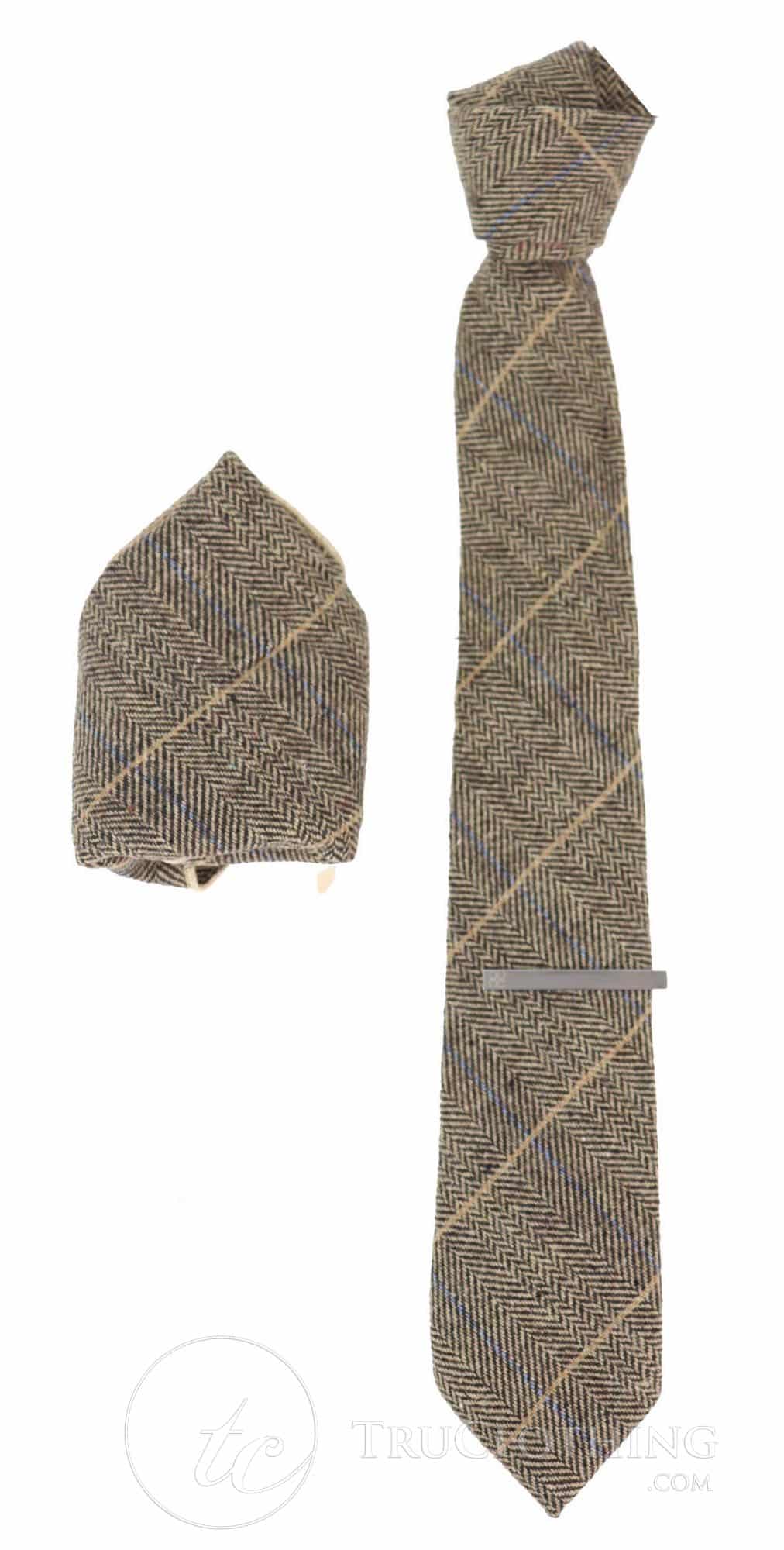 Gravata xadrez em tweed marrom-claro com lenço de bolso e prendedor de gravata - Marrom-claro