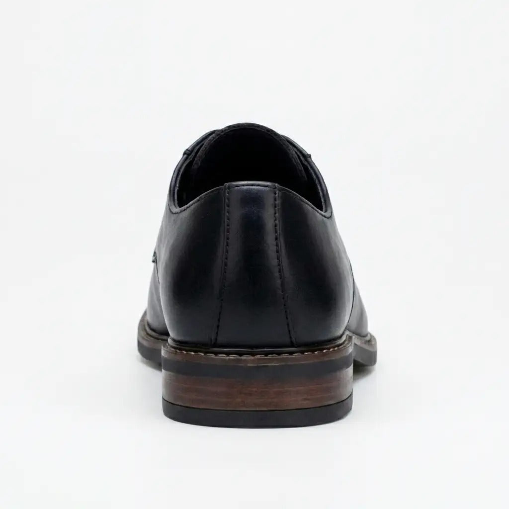 Tanner - Sapatos Derby de couro preto com bico liso e amarração