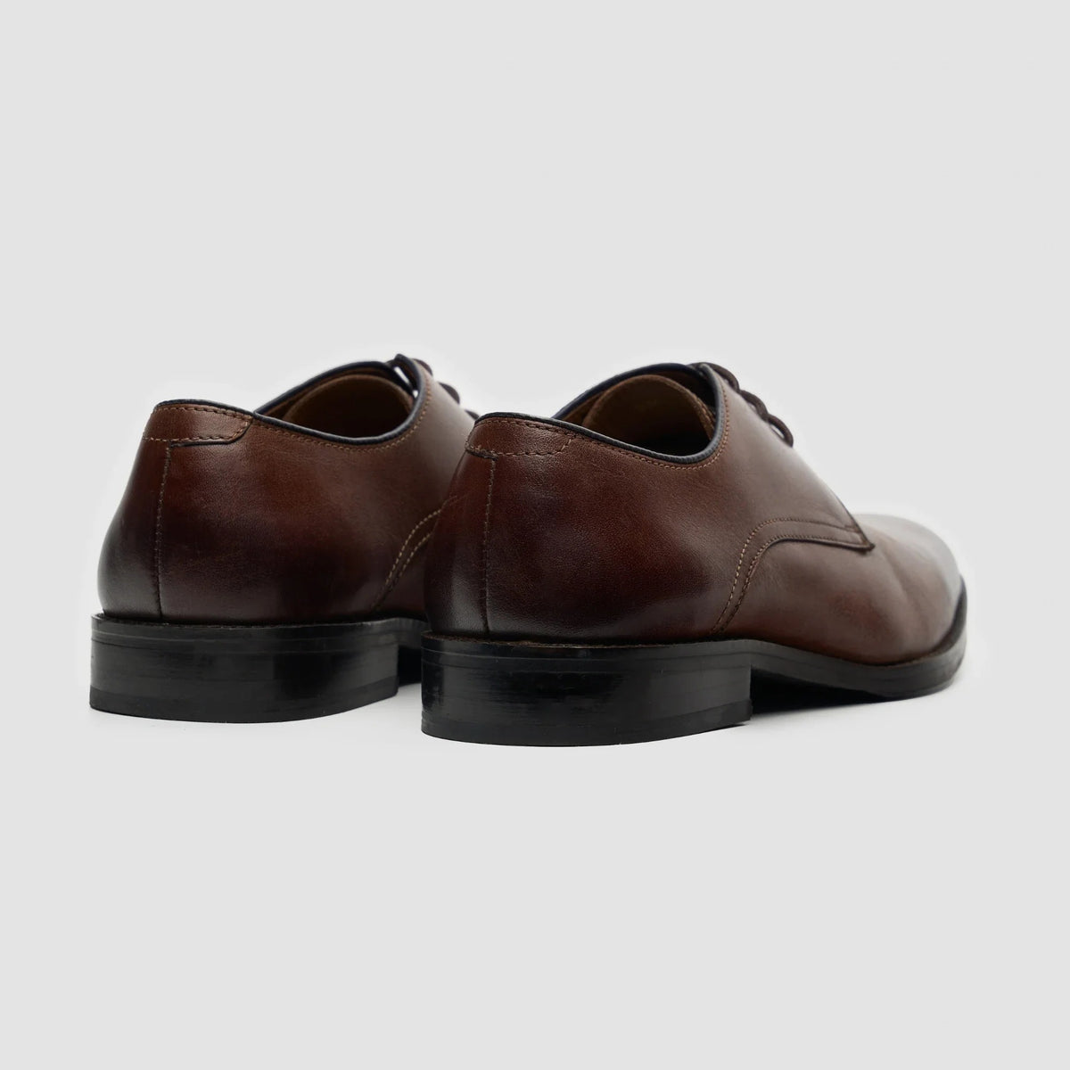 Taylor - Sapatos Derby Clássicos Masculinos de Couro Marrom com Cadarço