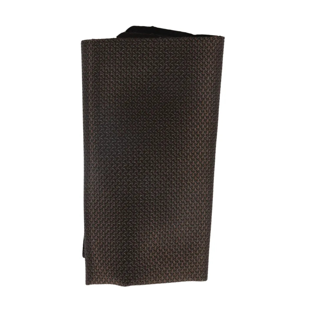 Conjunto de gravata e lenço de bolso masculino formal, cor marrom.