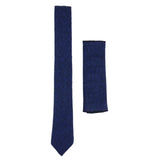 Gravata e lenço de bolso masculinos em tweed azul, estilo clássico britânico, em lã espinha de peixe.