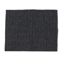 Gravata e lenço de bolso masculinos em tweed cor carvão, estilo clássico britânico, em lã espinha de peixe.