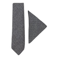 Gravata e lenço de bolso masculinos em tweed cinza, estilo clássico britânico, em lã espinha de peixe.