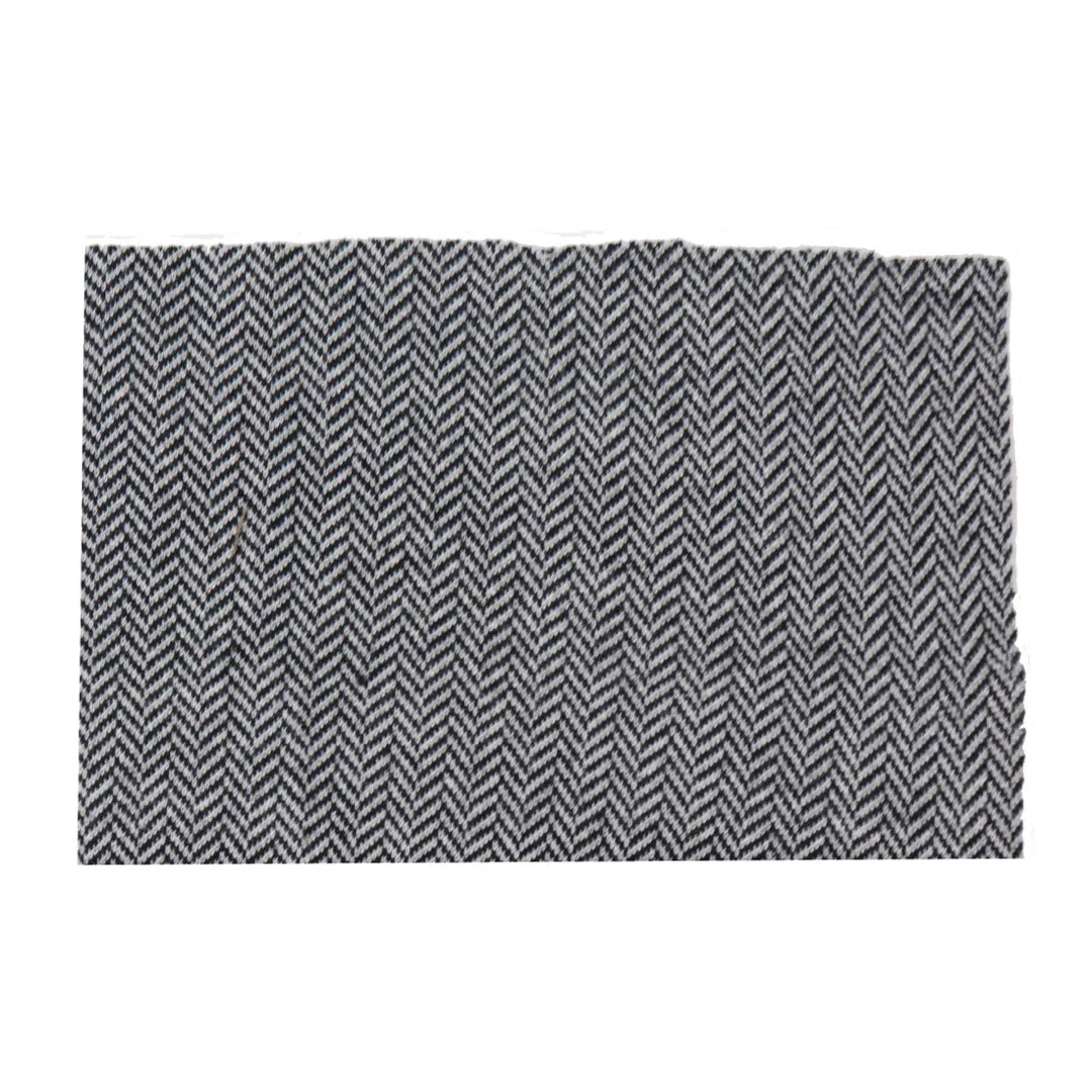 Gravata e lenço de bolso masculinos em tweed cinza, estilo clássico britânico, em lã espinha de peixe.