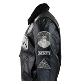 Jaqueta masculina Topgun Maverick preta e cinza, estilo aviador, com emblemas dos EUA e forro de pele preta.