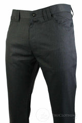 Calça masculina risca de giz, corte reto, elegante e casual, cinza, comprimento curto ou regular, para o trabalho de escritório.