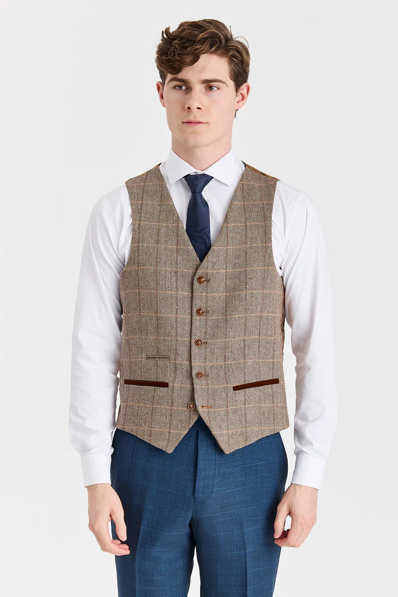 Terno Viceroy Navy com colete contrastante em tweed Harris Brown.