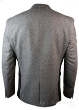 Blazer masculino vintage slim fit em tweed espinha de peixe marrom claro, elegante e casual.