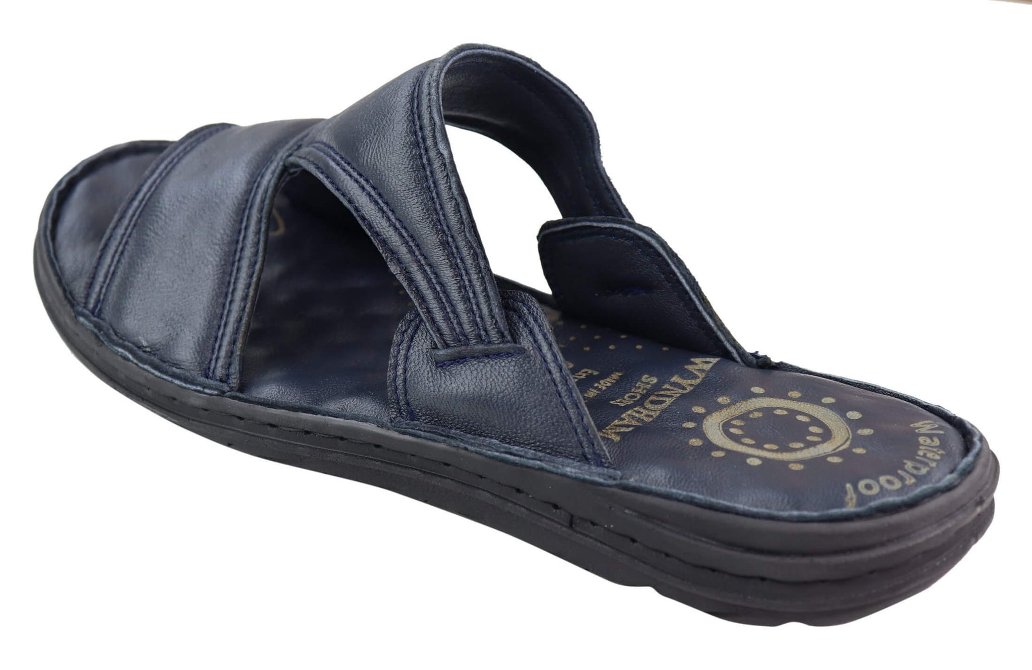 Sandálias masculinas de couro napa, sem fecho.