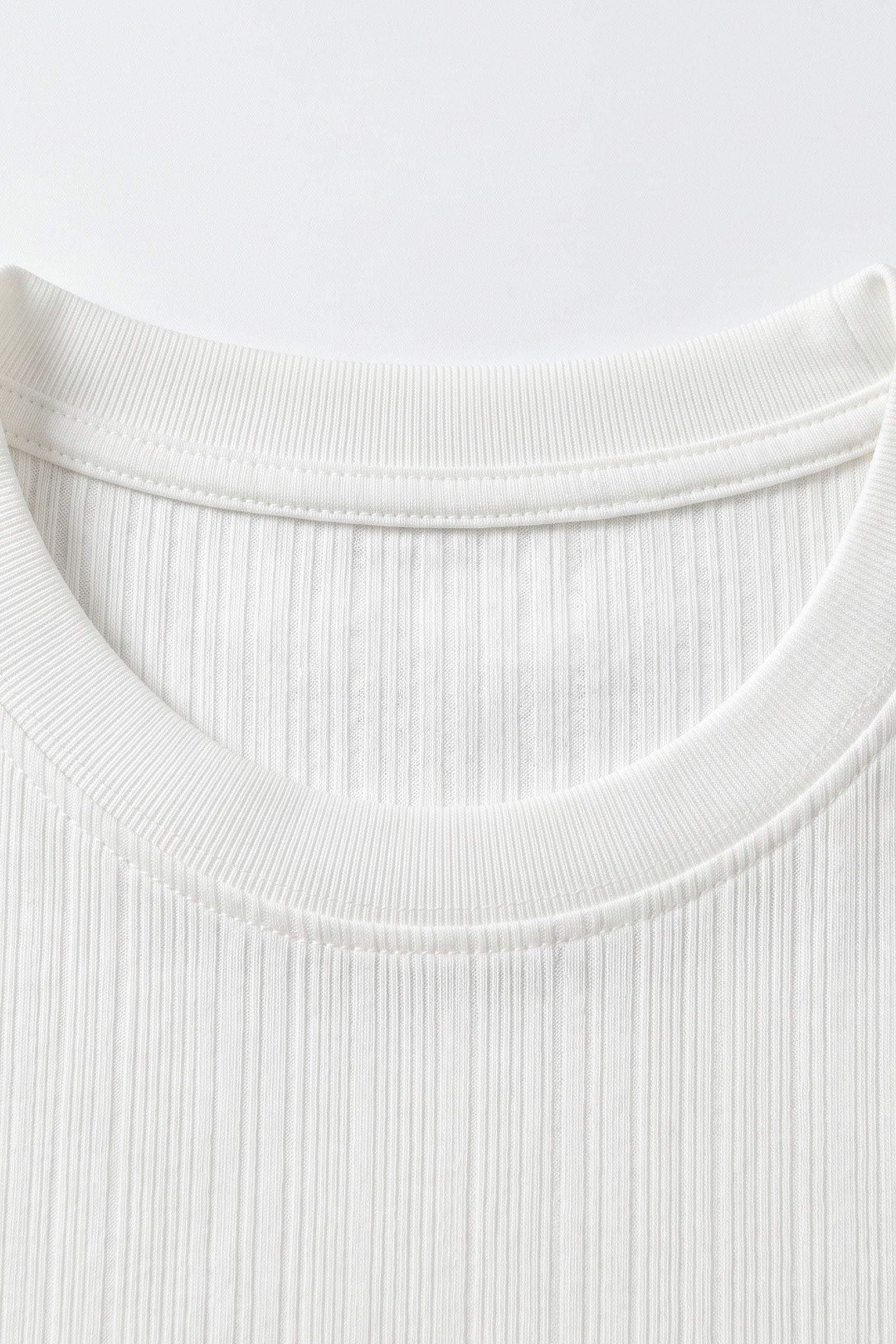Camiseta clássica canelada branca para homens