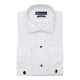 Camisa branca masculina com colarinho wingtip, pregas, estilo smoking, punho duplo, em cetim de algodão.