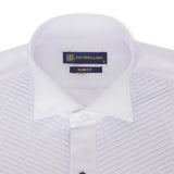 Camisa branca masculina com colarinho wingtip, pregas, estilo smoking, punho duplo, em cetim de algodão.