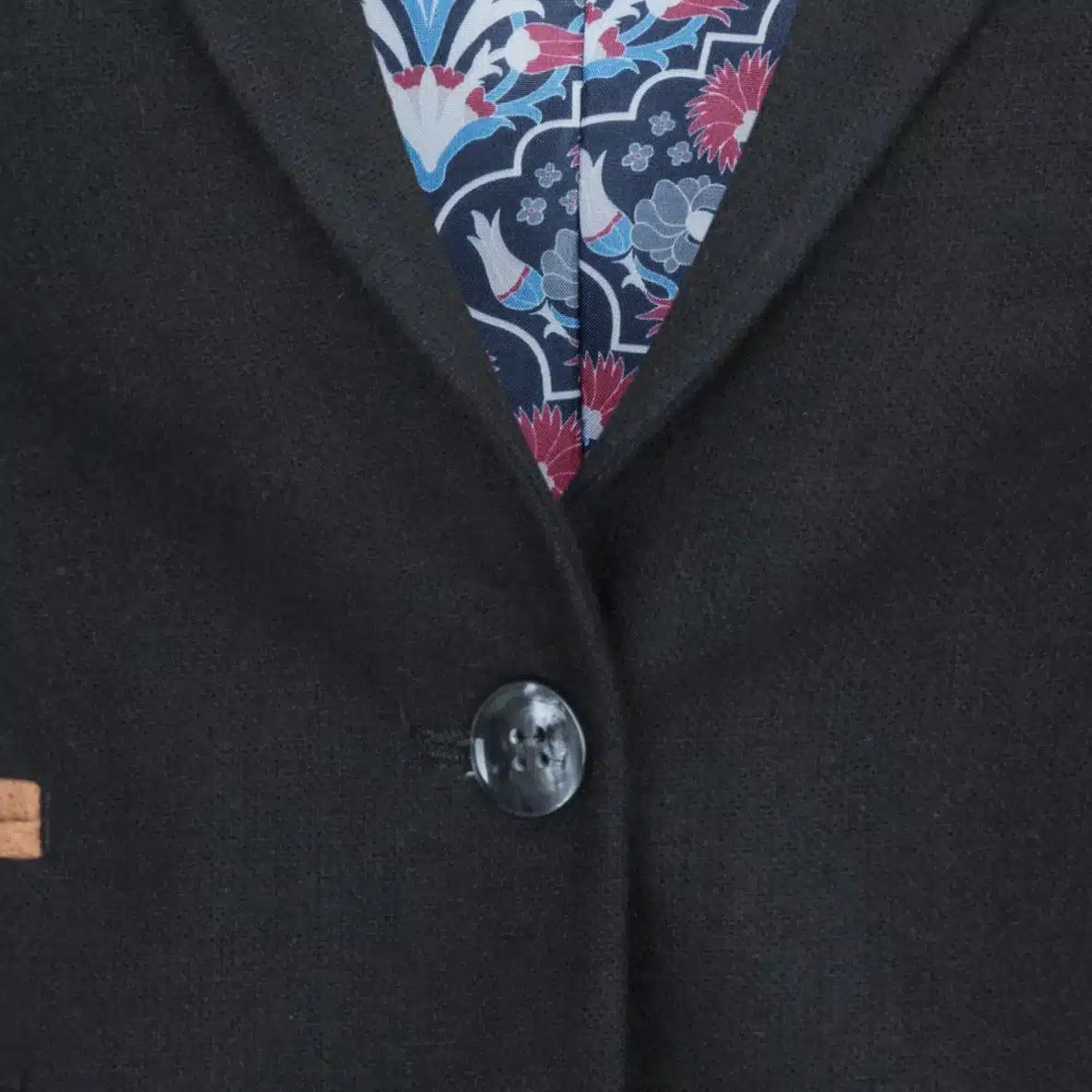 Conjunto feminino com colete em lã tweed, com cotoveleiras, estilo vintage clássico dos anos 1920, preto.